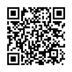 只见前方的白云翻腾着向着两边分开二维码生成