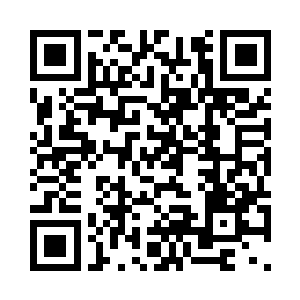 只见意大利式古典风格的宽敞卧室里二维码生成