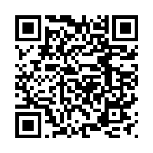 只见正前方虚空踏出一位青袍男子二维码生成