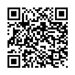 只见老者的手臂打在苏凡的拳头之上二维码生成