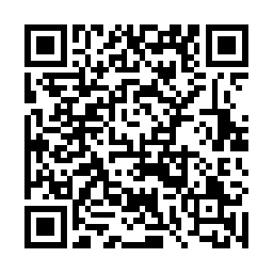 只见被砸进大地之中的神殿又一次摇摇晃晃地飞了起来二维码生成