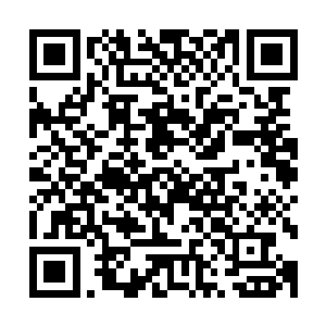 只见风清扬像是断了线的风筝带起一道完美的抛物线飞了出去二维码生成