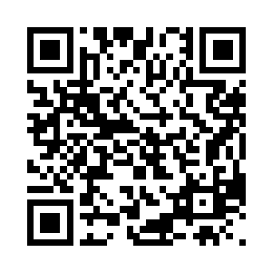 可一边也是在暴雨中努力着困住这把剑二维码生成