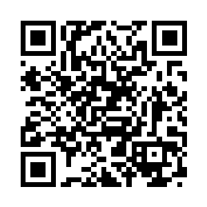 可他们完全不管别人的目光地拥吻了起来二维码生成