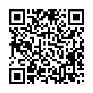 可拿着手机跟母亲联系以后看丈夫向领导请假二维码生成