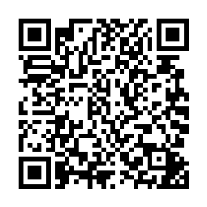 可是一直专注关心周围动静的白凤还是第一时间就发现了二维码生成