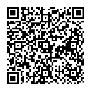 可是当所有人看到这三名搅动了整个世界商业市场的人物齐齐对着眼前的穷小子问好二维码生成