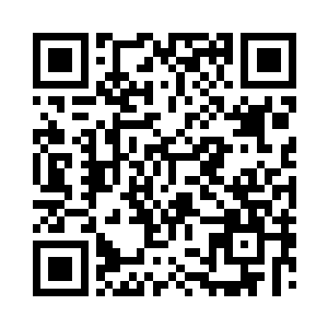 可转眼见福豆小小的人坐在大大的御座上二维码生成