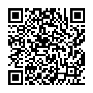 可远远的他们都只看见那个身影灵巧的扔了手中机枪二维码生成