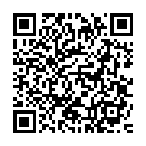 叶璃前往阎王阁等人住的院子拜访时凌铁寒和冷流月正在过招二维码生成