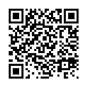 叶秋吓得连忙将两个小孩子的手抓住二维码生成