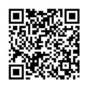 叶莹走进大厅便看到墨景黎坐在大厅里喝茶二维码生成