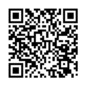 叶虞照例睡到日上三竿才起床去膳厅二维码生成