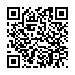 司徒青锋一下车看善站在路边的萧易二维码生成