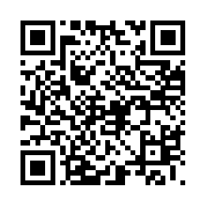 叼住了被虎先生的血盆大口吓得不轻的郑东二维码生成