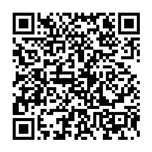 吃完了一出门她的高根鞋就卡在了地砖的缝里这才有了这张照片……二维码生成