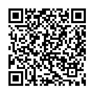 同时他自己也是小心翼翼的向着前方摸索了过去二维码生成