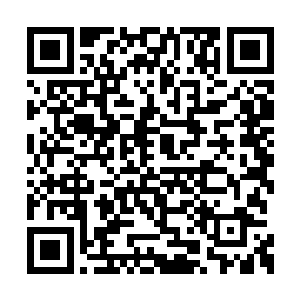 同时他身上原本不断涌出的汗水也开始慢慢变黑二维码生成