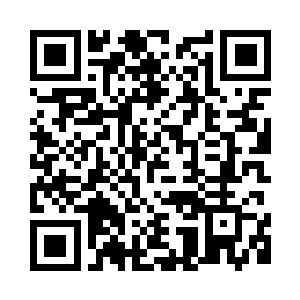 同时取出了一片巴掌大的晶莹剔透二维码生成