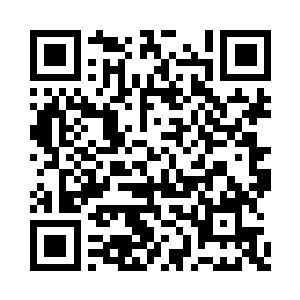 同时抓过雅文的一条胳膊反过来扣到了背后二维码生成