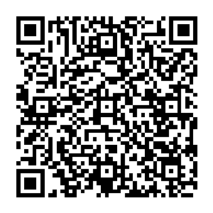 后来交谈了一阵才反应过来就是原来在餐饮部和那个叫范莲的丫头一块儿当迎宾的女孩子二维码生成