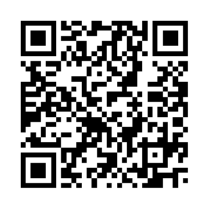 后面拉着狗的保安身体都给拉斜了二维码生成