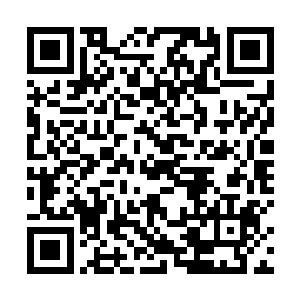 后面的话如同情人般的耳鬓厮磨一样贴近萧黎的耳边说二维码生成