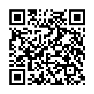 听了这个事情也是不由自主的往后退了一步二维码生成