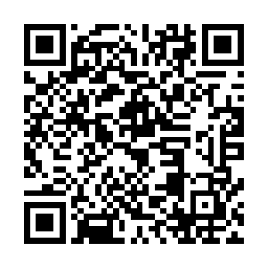 周云宣赫然发现之前搂着苏颜的那个男子正屹立在半空之中二维码生成