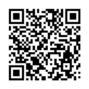 周围的人瞬间将目光全都看向了夏天二维码生成