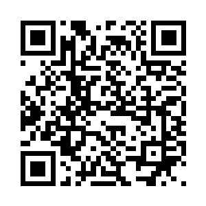 周围观礼的无逸殿众官员听完圣旨后二维码生成