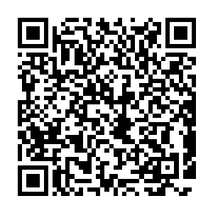 周怀轩看着那黑衣人带着阿颜终于来到那个关着十五岁自己的破庙里二维码生成