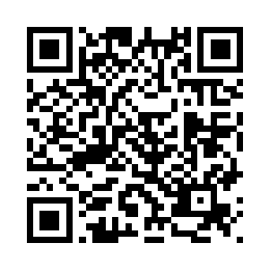 周闰发摆明了是来找张东城聊天的二维码生成