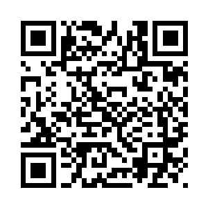 和菲尔顿他们三个人最后聚了一次二维码生成