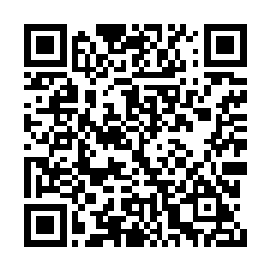 唐天一脸惊悸地看着半空中那个幽然无声的黑点二维码生成