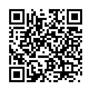 唐晓菲和唐晓柔在厨房里面忙活着二维码生成