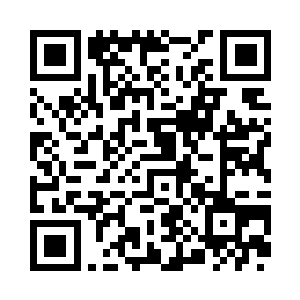 唐玥弯腰在棺椁的前面仔细的找寻着二维码生成