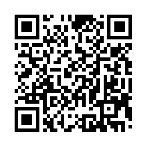 唐铮的手指摸着她的一缕发丝在指尖打转二维码生成