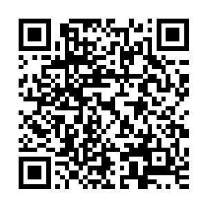 唯心的左手快速的挽住了身后那几个人的腰际用力向前方一扔二维码生成