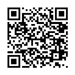 嗖一下就加塞到了我和长孙德的中间二维码生成