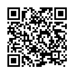 嘴角分不清是汗水还是酒水中带着的笑意二维码生成