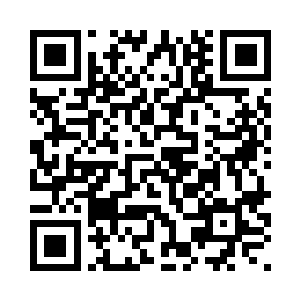 嘴角缓缓地露出一抹讽刺的笑容来二维码生成