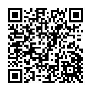 回到大殿的文莲一出传送阵就迎上三名黑衣男子二维码生成