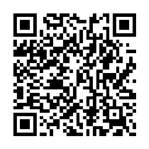 回头深深看了一眼简陋的双忠庙和那个退到远处二维码生成