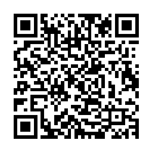 因为他满脑子里都是那一双交握在一起的手还有乌灵羞涩的笑容二维码生成