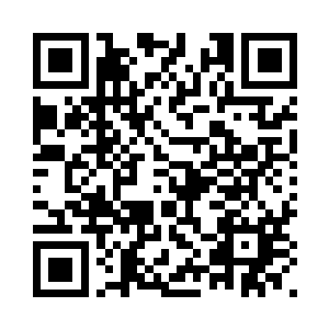 因为他脸上的皱纹以及头上的白发二维码生成