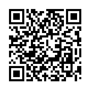 因为那两辆汽车竟然在笔直的朝着他开过来二维码生成