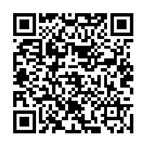 因此有能力带着另外两个人悄无声息的就来到这里二维码生成
