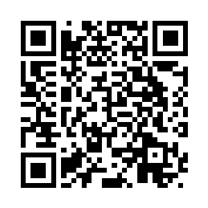 在一块平整的青石上将猪肉切成薄片二维码生成