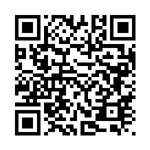 在一群明显是佣人的男女的簇拥下二维码生成